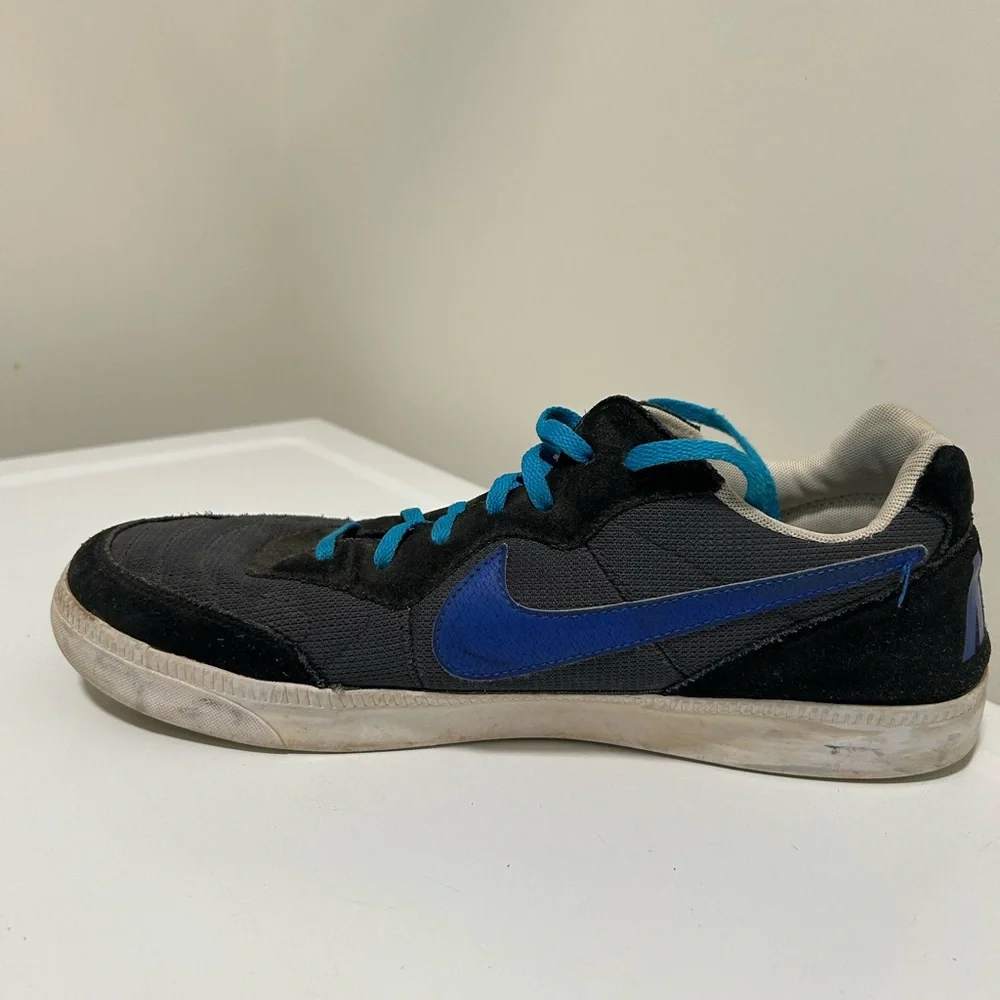 Nike Men’s Sneaker Black Blue Size 11.5